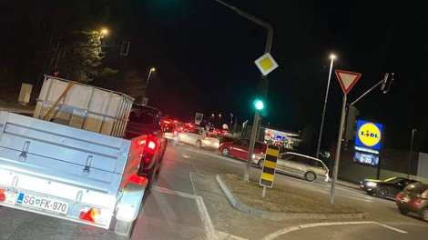 Čakanje na gorivo.