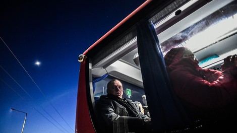 V Ukrajini vendarle začeli evakuacijo civilistov iz posameznih mest