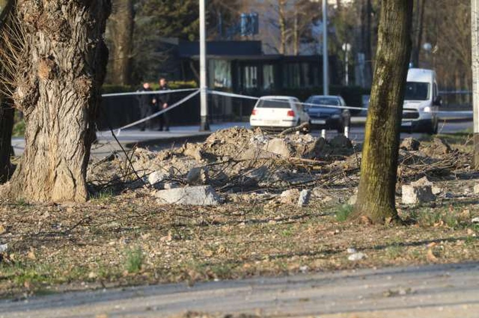 Pojasnjujemo okoliščine eksplozije v Zagrebu: "Očitno sistemi nadzora zračnega prostora ne funkcionirajo tako, kot bi morali." (foto: Hina/STA)