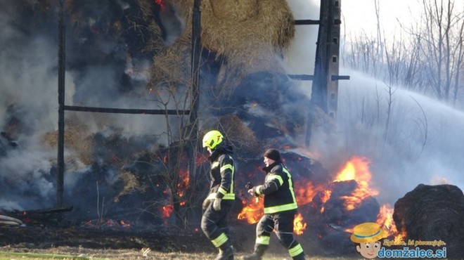 FOTO in VIDEO: Razkrivamo, kdo je znana oseba, ki so jo gasilci našli v gorečem objektu (foto: Domžalec.si)