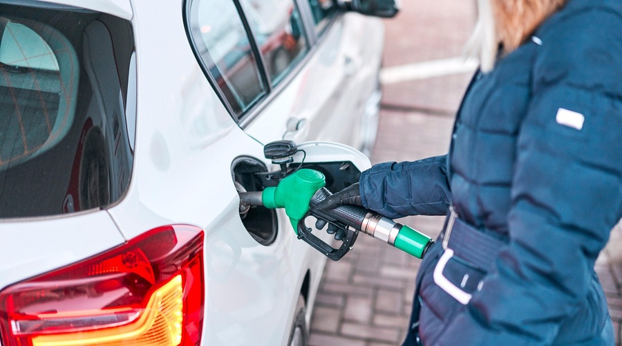 Znano je!  Preverite, koliko boste jutri odšteli za liter goriva (foto: Profimedia)