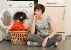 Če vam oblačila po pranju smrdijo, ne smete zamuditi teh POCENI in NARAVNIH trikov