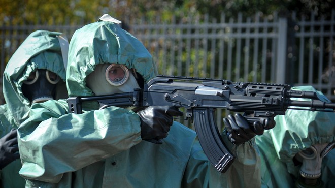 UTEMELJENA skrb obveščevalcev: ZATO bi lahko Rusija uporabila kemično in biološko orožje (foto: Profimedia)