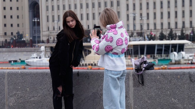 V Rusiji se poslavljajo od družbenega omrežja in sledilcev. (foto: Profimedia)