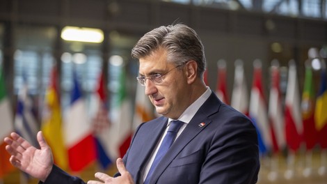 Hrvaški premier: "Na tem letalniku je bil eksploziv, neke vrste bomba"