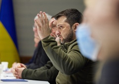 Ukrajinski predsednik Zelenski kot LEGO figurica? Inovativna dobrodelna akcija žanje uspehe