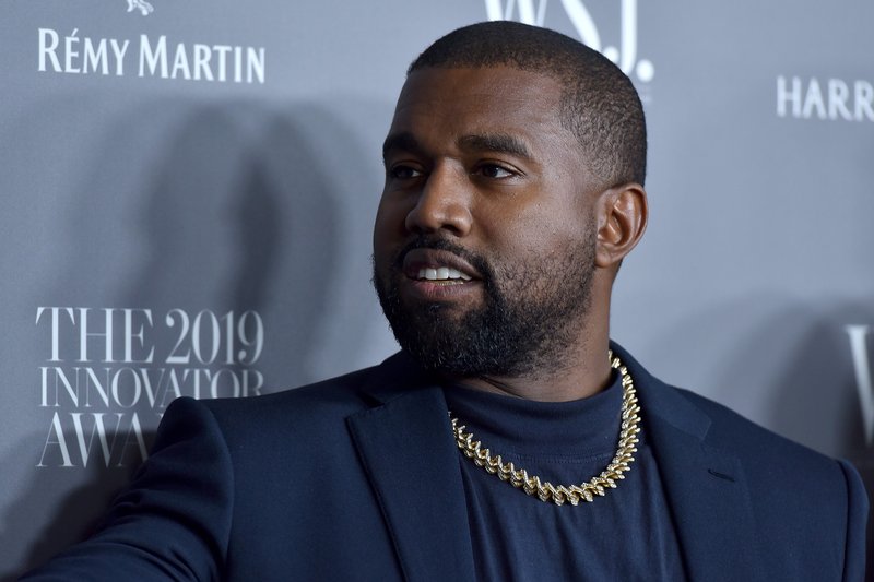 Kanye West je zelo vpliven in kontroverzen ameriški glasbenik, producent in modni oblikovalec.