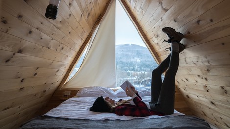 Slovenski pionirji glampinga: »Oblikujemo z mislijo na udobje in poudarjamo pristno izkušnjo narave.«