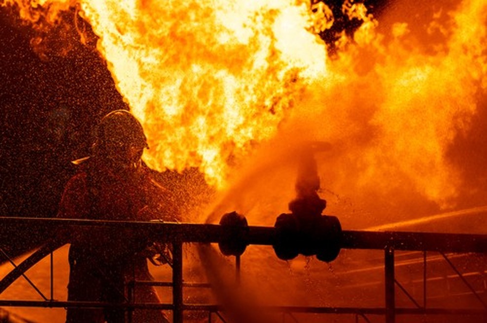 Dramatično jutro pri sosedih: ogenj uničil večji objekt, prebivalci dobili stroga navodila! (foto: Profimedia)