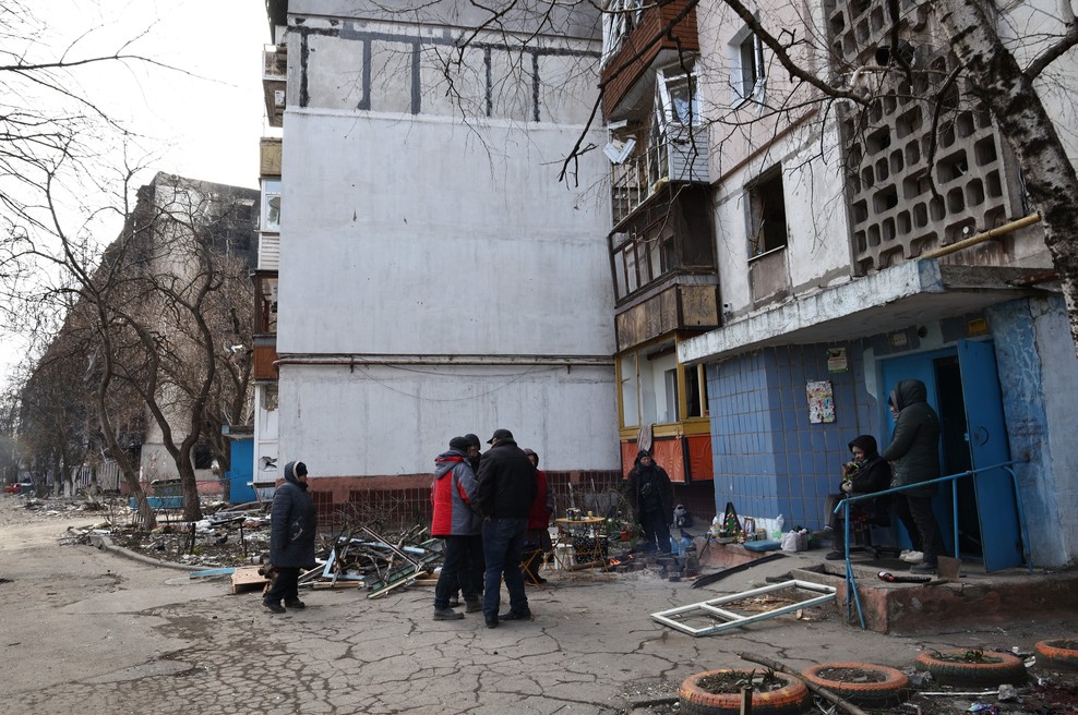 Stanje v Mariupolju je katastrofalno, pred dnevi je bilo tarča ruskih napadov lokalno gledališče, v katerem so se skrivali tudi otroci. 
(Slika je simbolična.) (foto: Profimedia)