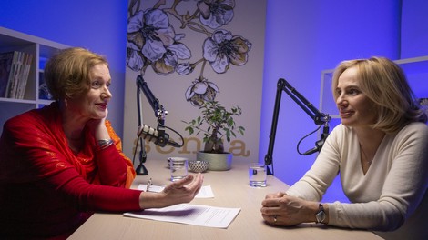 BARBARA ČEFERIN o fotografiji, vodenju zasebne galerije in normalnosti ob slavnem možu Aleksandru