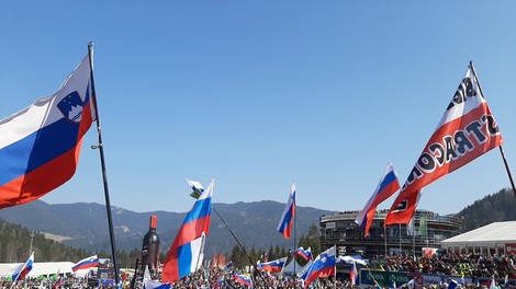 Planico so preplavili oboževalci, ki navijajo za orle.