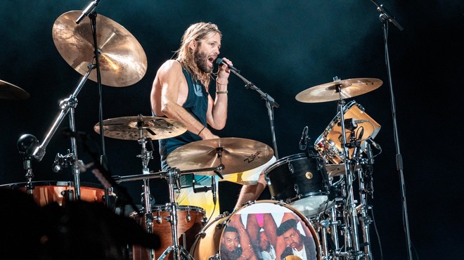 V telesu pokojnega bobnarja skupine Foo Fighters našli 10 vrst različnih substanc (foto: Profimedia)