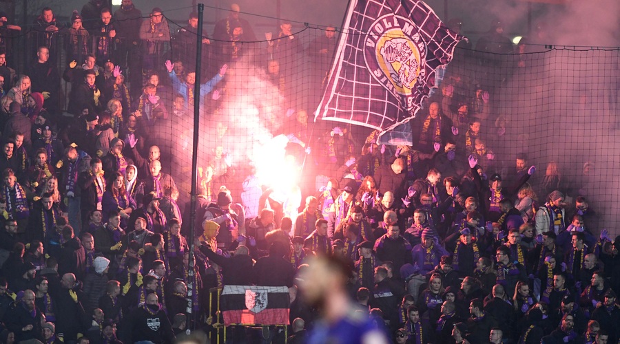 Štajerska veselica pred 10 tisoč navijači: dva rdeča kartona in poraz zmajev na "obračunu" v Ljudskem vrtu (foto: Bobo)