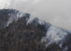 Nad Potočami še gori: kdaj si bodo gasilci lahko oddahnili?