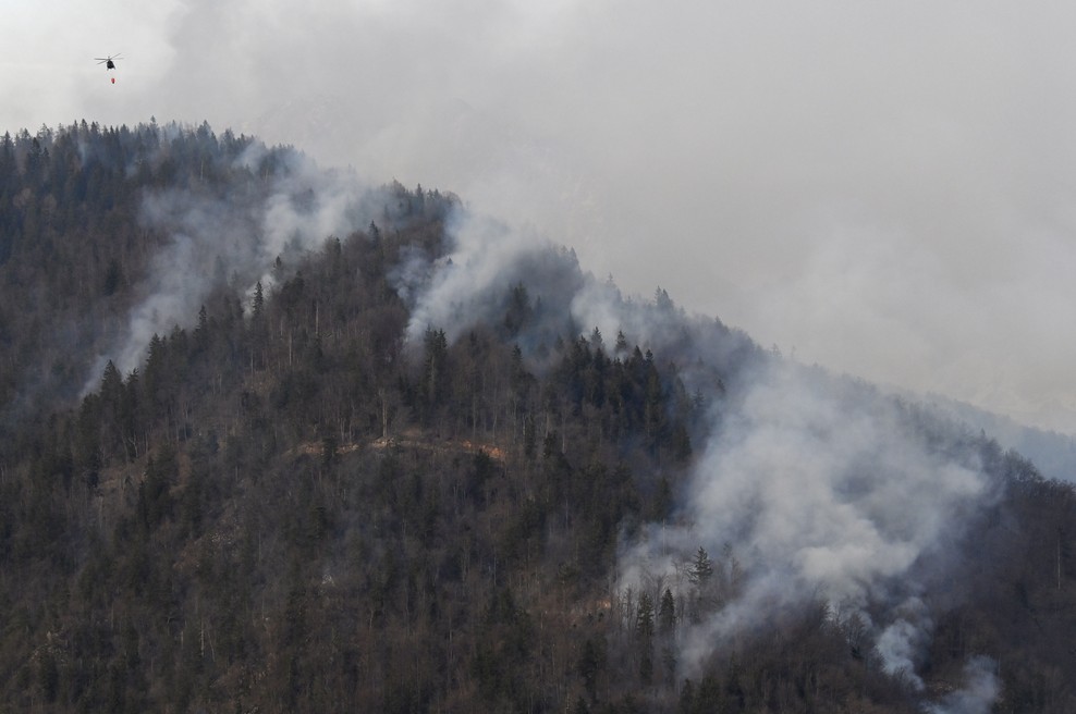 Požar trenutno pod nadzorom. (foto: Bobo)