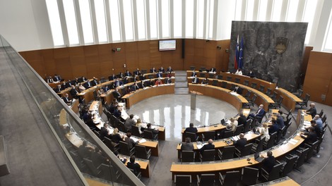 Ugibanja o novi koaliciji in ministrskih kandidatih: kdo ima največ možnosti?