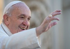 Kristjani obeležujejo največji krščanski praznik, množico vernikov pričakujejo v Vatikanu