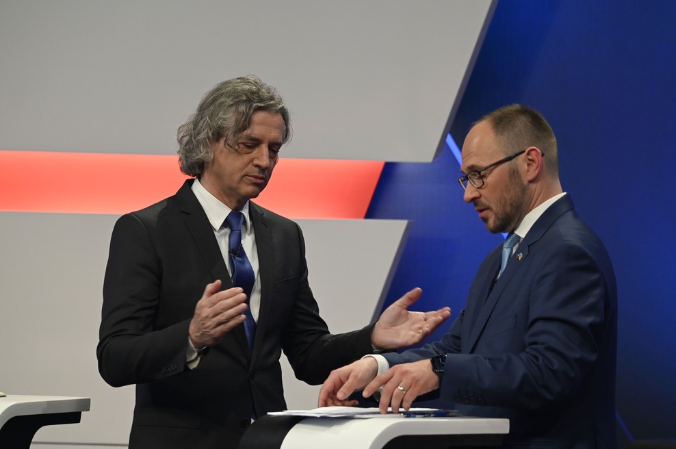 Kdo lahko zagotovi, da bomo imeli nižjo ceno plina? (foto: Bobo)