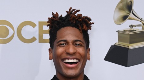 Ameriški glasbeni izvajalec Jon Batiste.