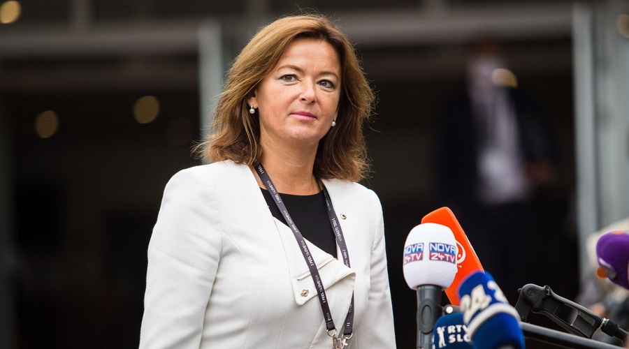 VIDEO: Ste opazili, kaj se je med soočenjem pripetilo Tanji Fajon? (foto: Profimedia)