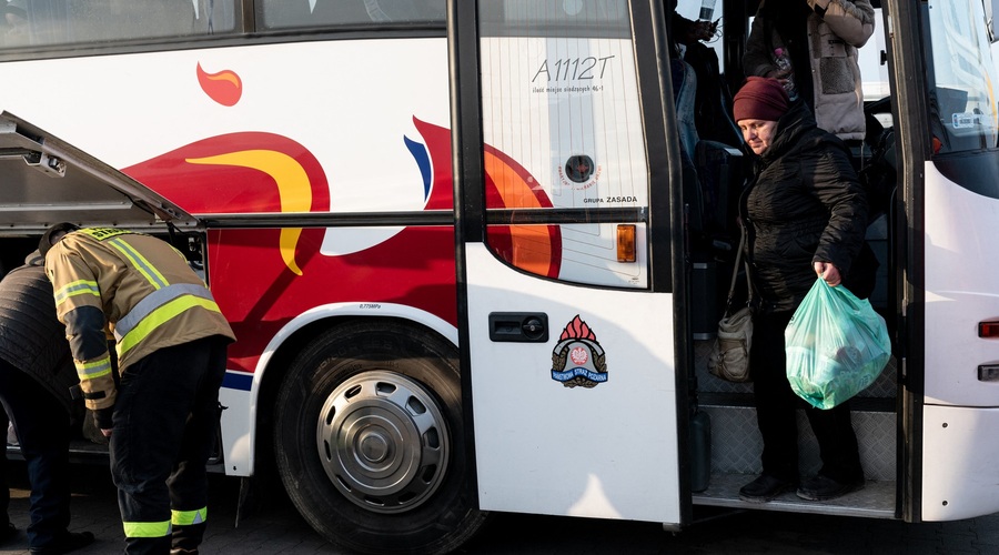 Neverjetno, kaj je neznanec z javnim avtobusom poskušal prepeljati v Slovenijo (foto: Profimedia)