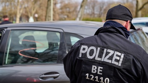 Ljubosumen moški povzročil za pol milijona evrov škode