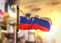 Prazniki v letu 2022, ki so DELA PROSTI (in kdaj izobesiti tudi zastavo)