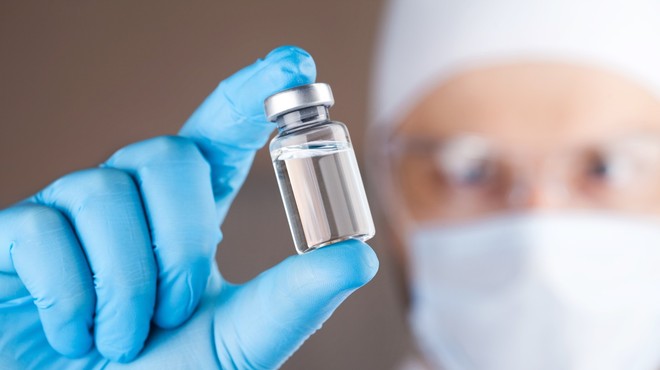 Omejili uporabo TEGA cepiva proti covid-19 (foto: Profimedia)