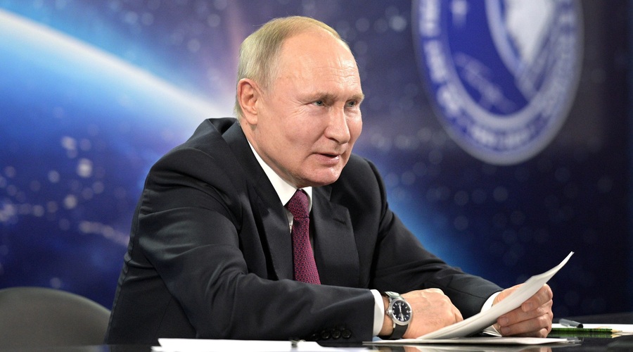 FOTO: Putin z leti vse bolj pomlajen? TO so rezultati njegovih lepotnih posegov (foto: Profimedia)