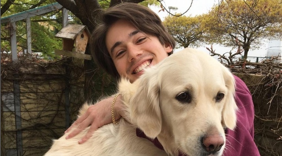 Pregled Instagrama: Bojan Cvjetičanin objema sosedove pse, Natalija Verboten v družinskem spotu, Helena Blagne pa ima nov selfie (foto: Instagram/bojan_cvjeticanin)