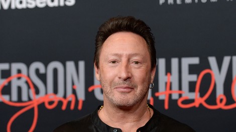 Sin legendarnega pevca skupine The Beatles PRVIČ zapel očetovo pesem: "Zaobljubil sem se jo zapeti le, če bo konec sveta"