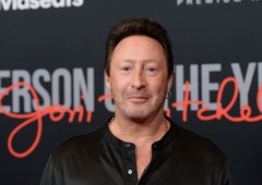 Sin legendarnega pevca skupine The Beatles PRVIČ zapel očetovo pesem: "Zaobljubil sem se jo zapeti le, če bo konec sveta"