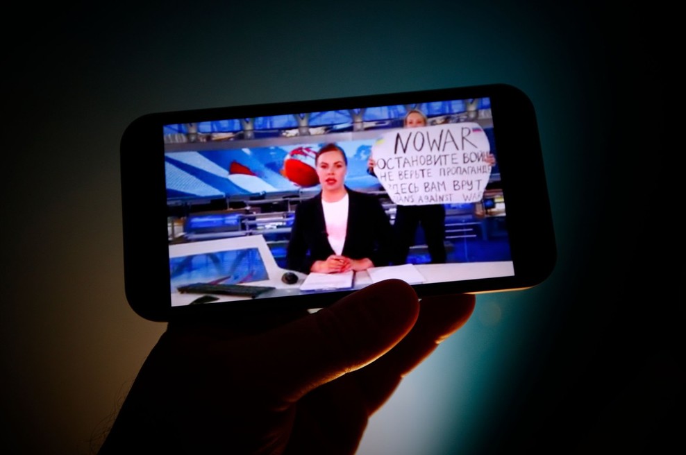 Kaj se je zgodilo z urednico ruske televizije, ki se je uprla Putinovemu režimu? (foto: Profimedia)