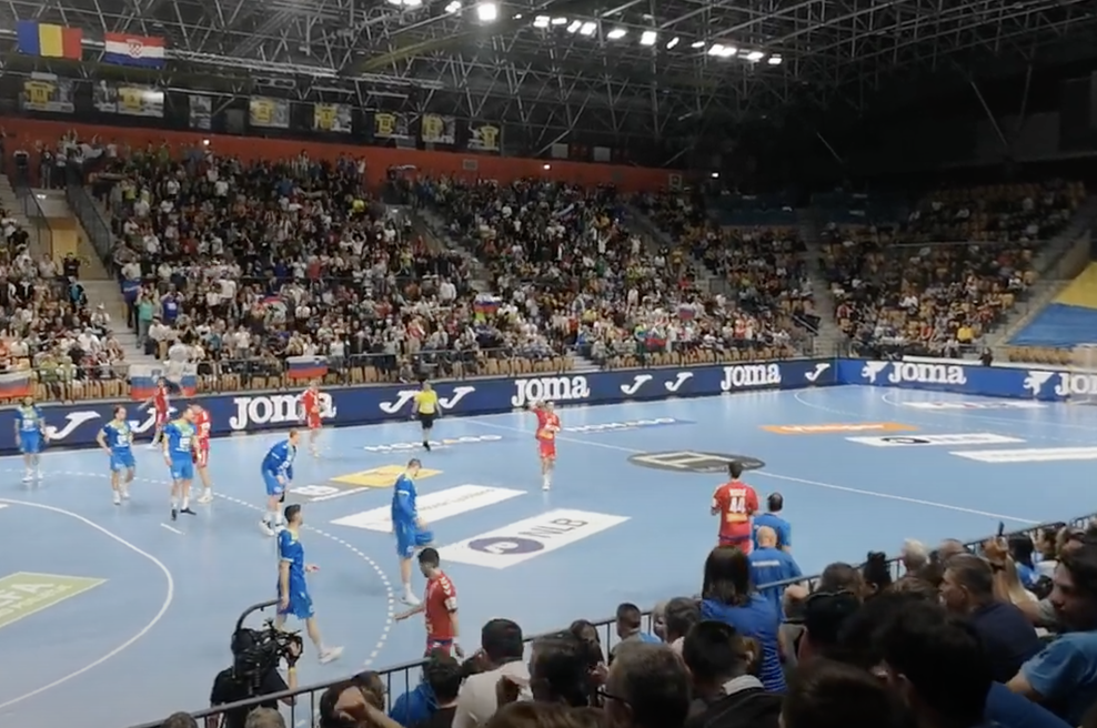 Za rokometaše v Zlatorogu težka borba: Navijači so bili dodaten igralec, a žal brez uspeha (foto: Uredništvo)