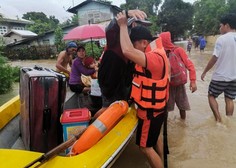 Nove podrobnosti o poplavah na Filipinih: število smrtnih žrtev narašča