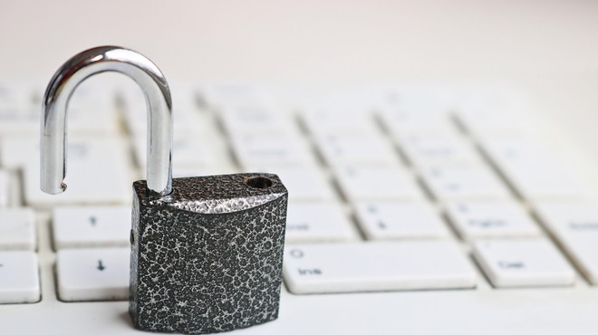 Kibernetska (ne)varnost: "Sami lahko za varnost poskrbimo s popolnoma banalnimi stvarmi." (foto: Profimedia)