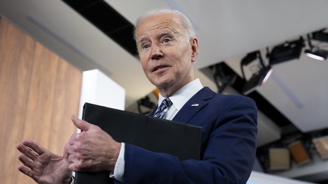 Biden napovedal nov paket vojaške pomoči Ukrajini