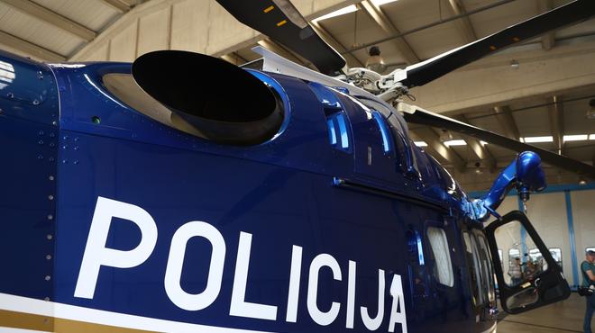 Sodobno opremljen in neverjetno zmogljiv: TO je novi helikopter slovenske policije (foto: Bobo)