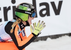 Zgodovinska odločitev! NAJBOLJŠE smučarske skakalke zdaj v skokih še dlje