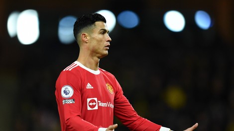 FOTO: Ronaldo storil več škode kot koristi. Javila se je MAMA dečka, ki ga je UDARIL