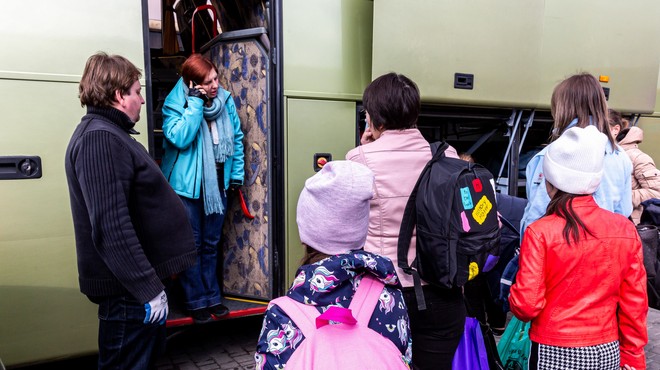 Z vojnega območja bodo v Slovenijo prepeljali ukrajinske otroke (foto: Profimedia)