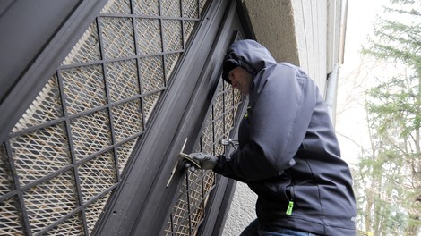 Kaj storiti, da bi odvrnili vlomilce, preden se odpravite od doma?