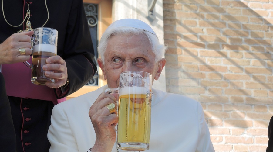 Papež Benedikt XVI. praznuje: kaj počne po upokojitvi? (foto: Profimedia)