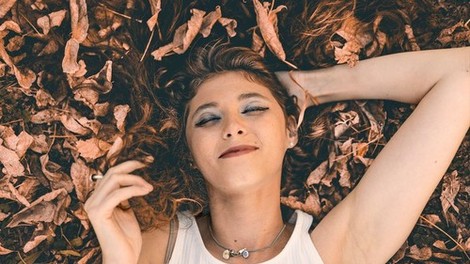 S čim ste PREVEČ obremenjeni? Vaš horoskop to razkriva!