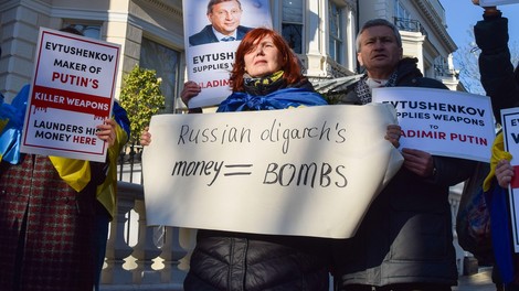 Dvema ruskima oligarhoma zasegli ogromno vsoto denarja