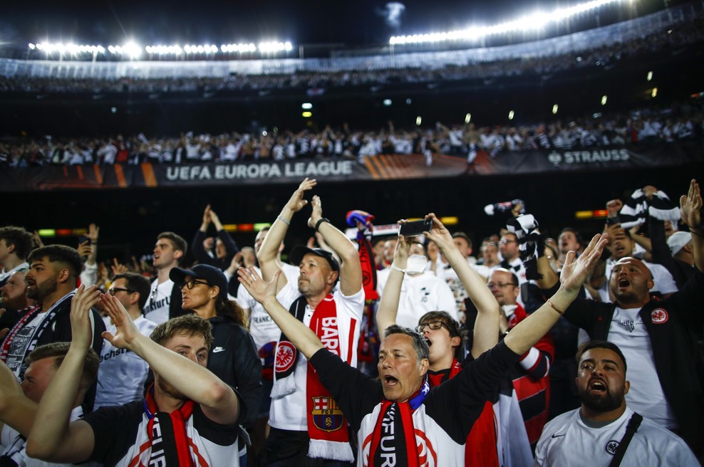 V Barceloni se je zbralo NEVERJETNO število gostujočih navijačev: oglejte si, kako so zasenčili Camp Nou! (foto: Profimedia)