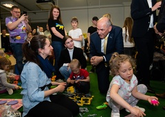 Janša preživel dan z ukrajinskimi otroki. Kaj so počeli?