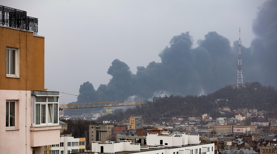 Več ruskih raket zadelo Ukrajino, prebivalci ostajajo v zakloniščih (foto: Profimedia)
