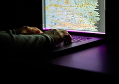 Pazljivo, goljufi skušajo pridobiti vaše podatke z lažnim državnim portalom